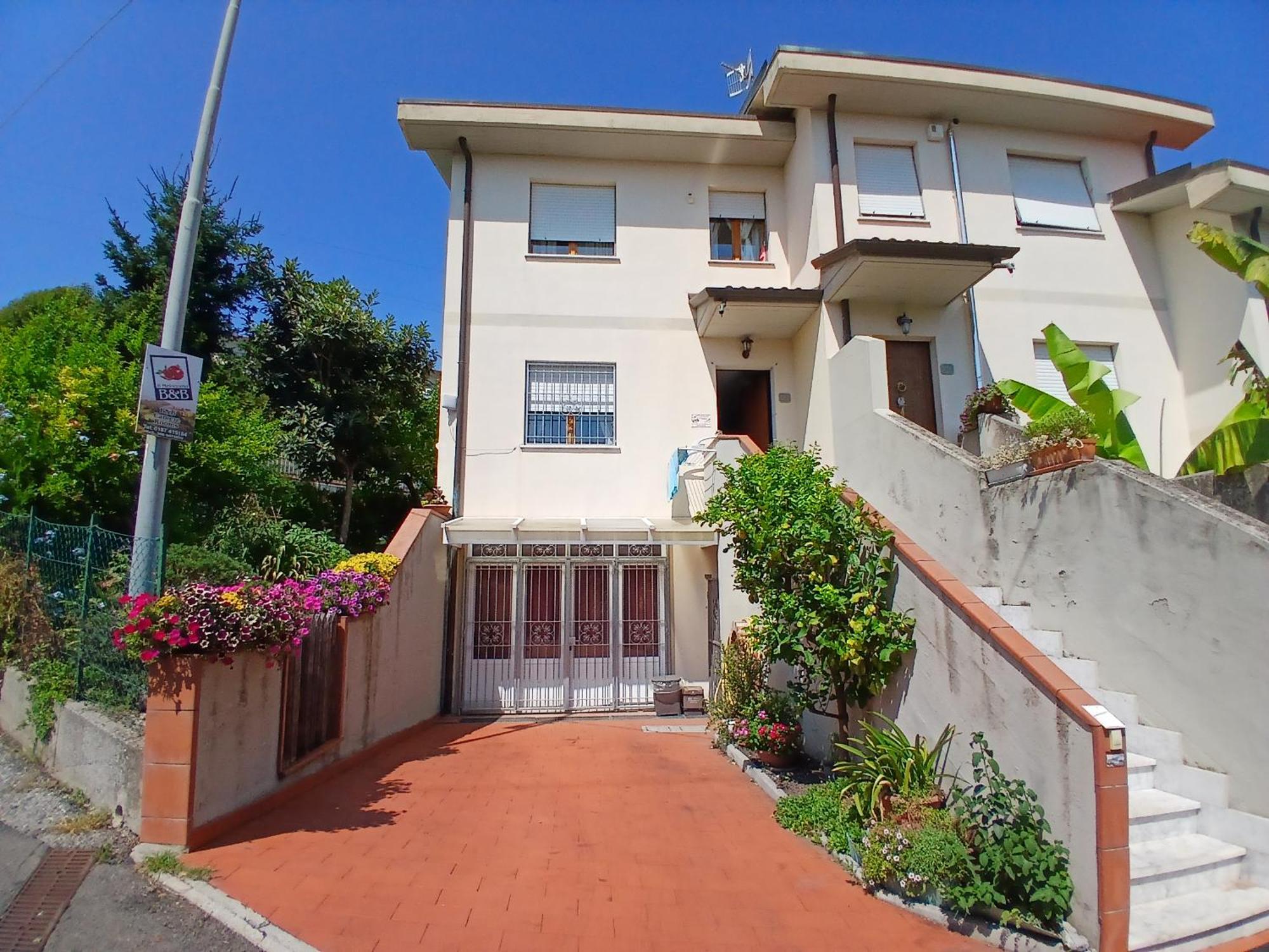 אולה Il Melograno B&B With Private Bathrooms מראה חיצוני תמונה